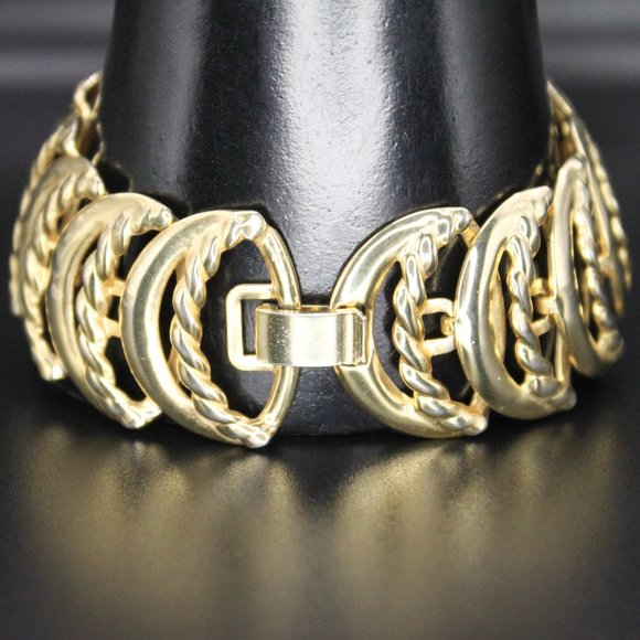 Vintage Crescent Moon Wide Link Panel Bracelet Gold Tone - Picture 12 of 13